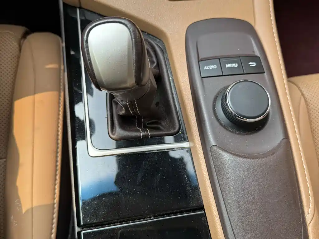 Lexus ES — миниатюра 15
