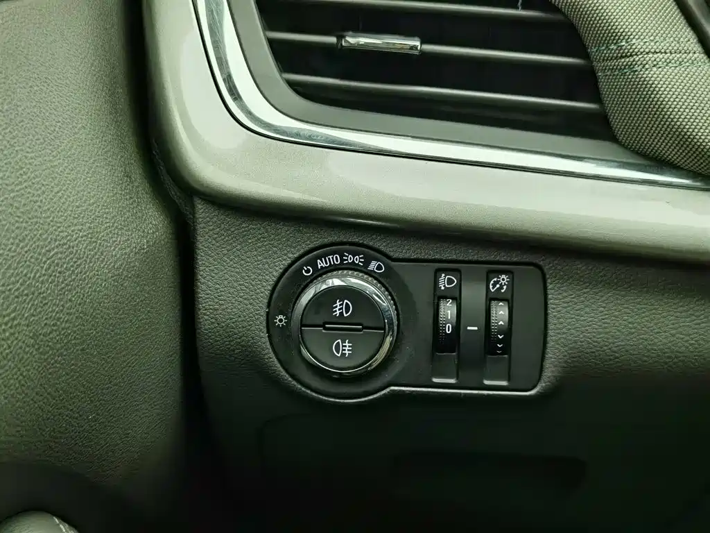 Chevrolet Malibu — миниатюра 21
