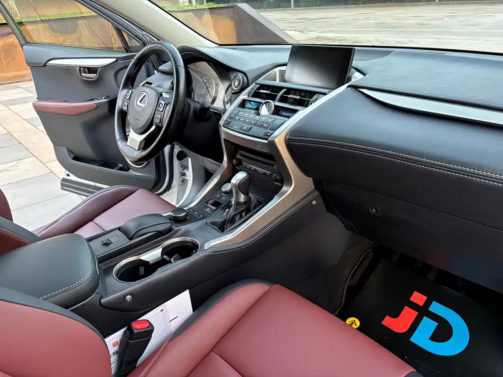Lexus NX — миниатюра 18