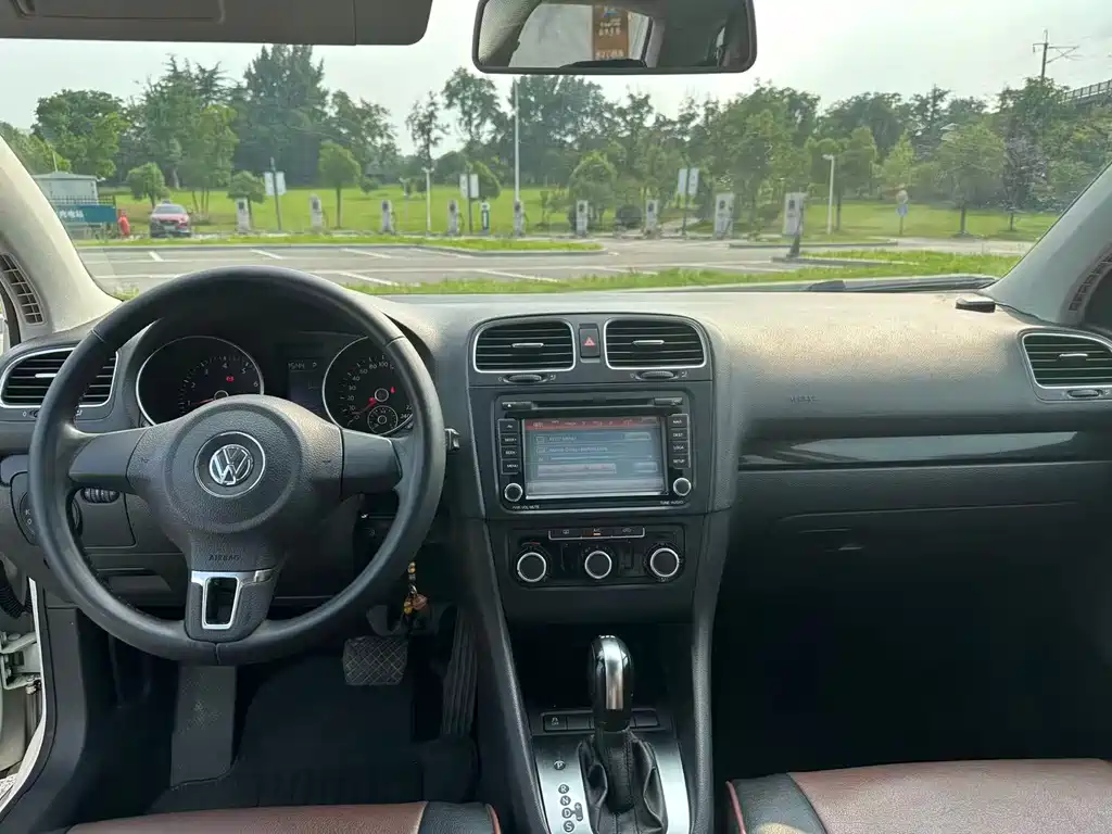 Volkswagen Golf 2012 1.4TSI AT Comfort