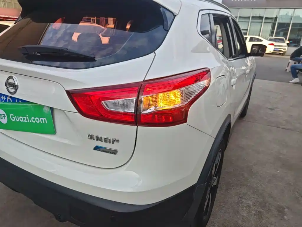 Nissan Qashqai — миниатюра 8