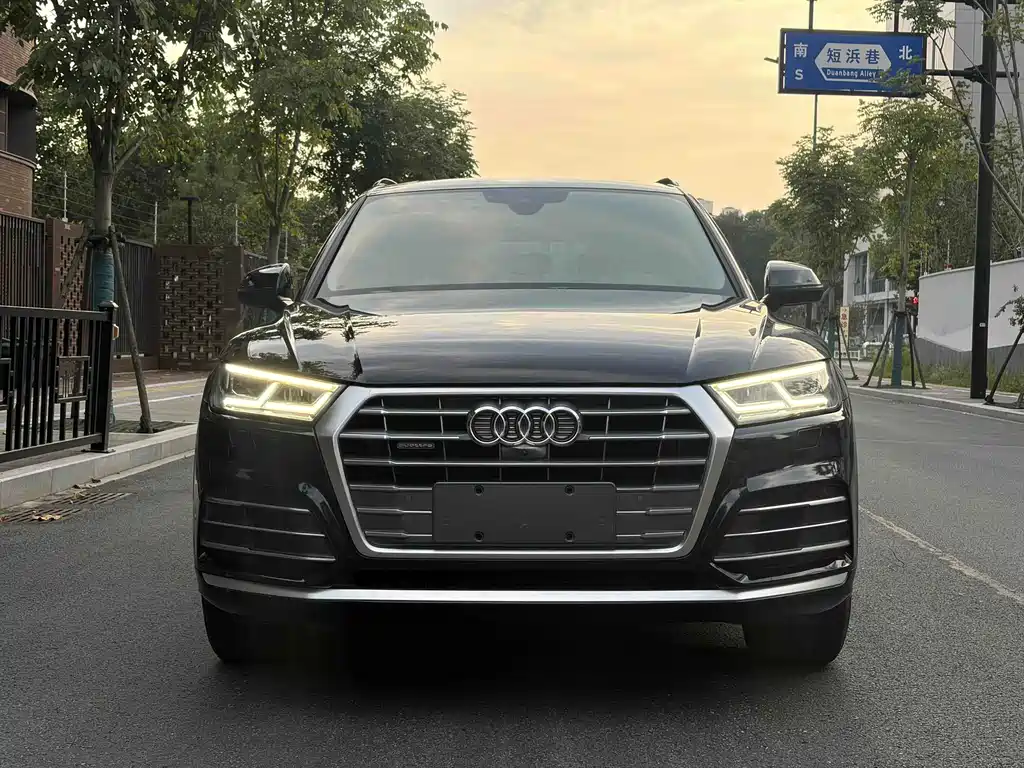 Audi Q5L — миниатюра 2