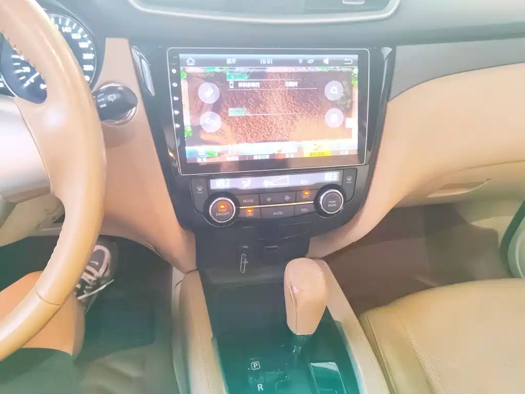 Nissan X-Trail — миниатюра 10
