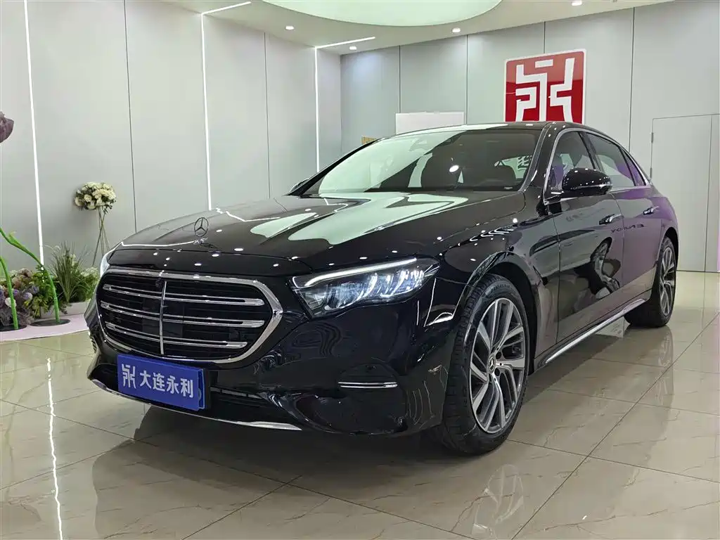 Mercedes-Benz E-Class 2024