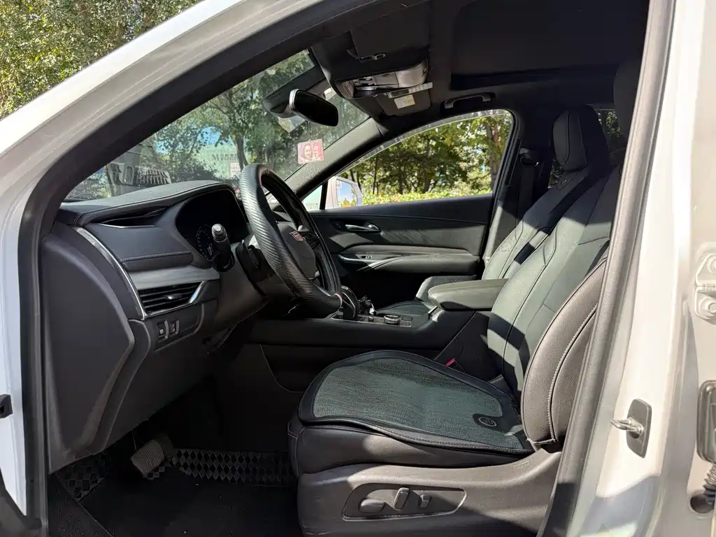 Cadillac XT4 — миниатюра 7