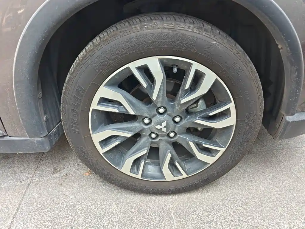 Mitsubishi Outlander — миниатюра 24