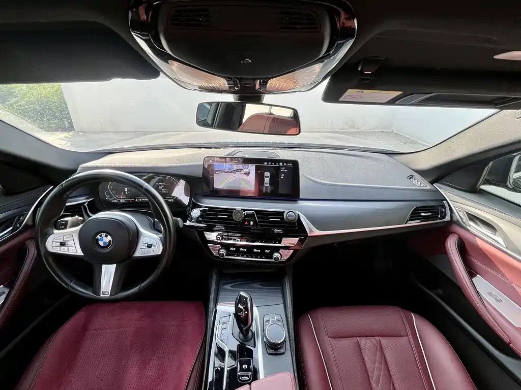 BMW 5 Series — миниатюра 10