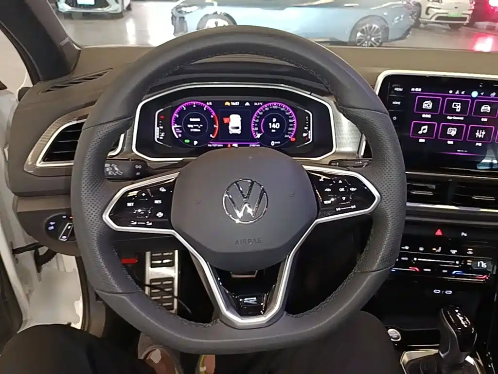 Volkswagen T-Roc — миниатюра 7