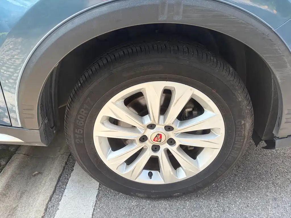 Roewe RX5 — миниатюра 8