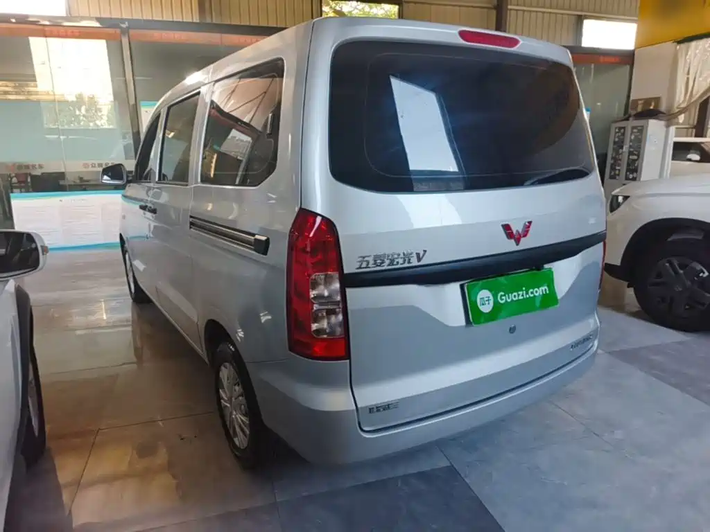 Wuling Hongguang V — миниатюра 5