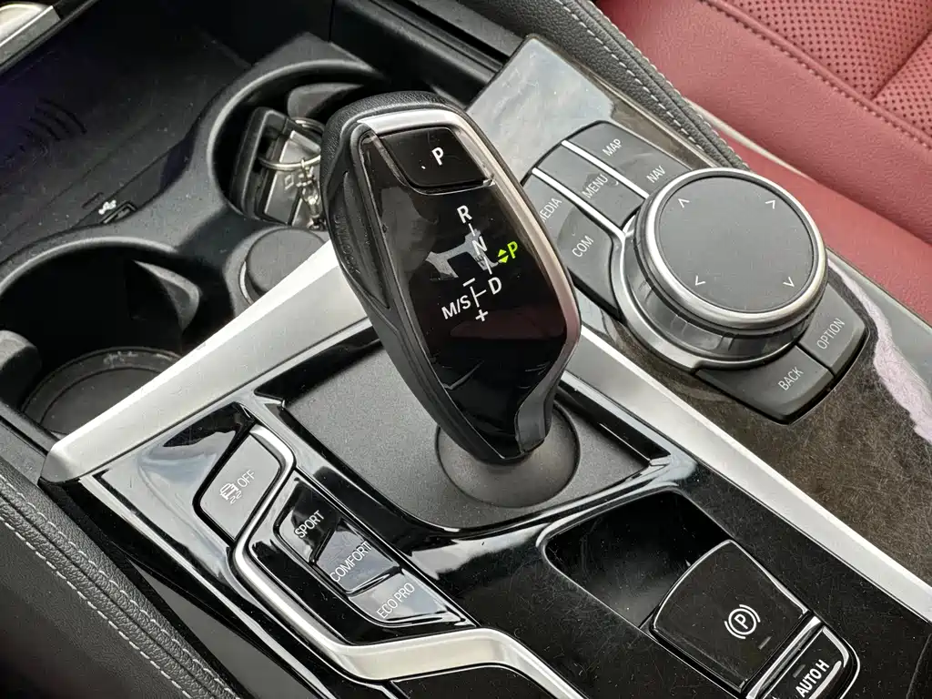 BMW 5 Series — миниатюра 15