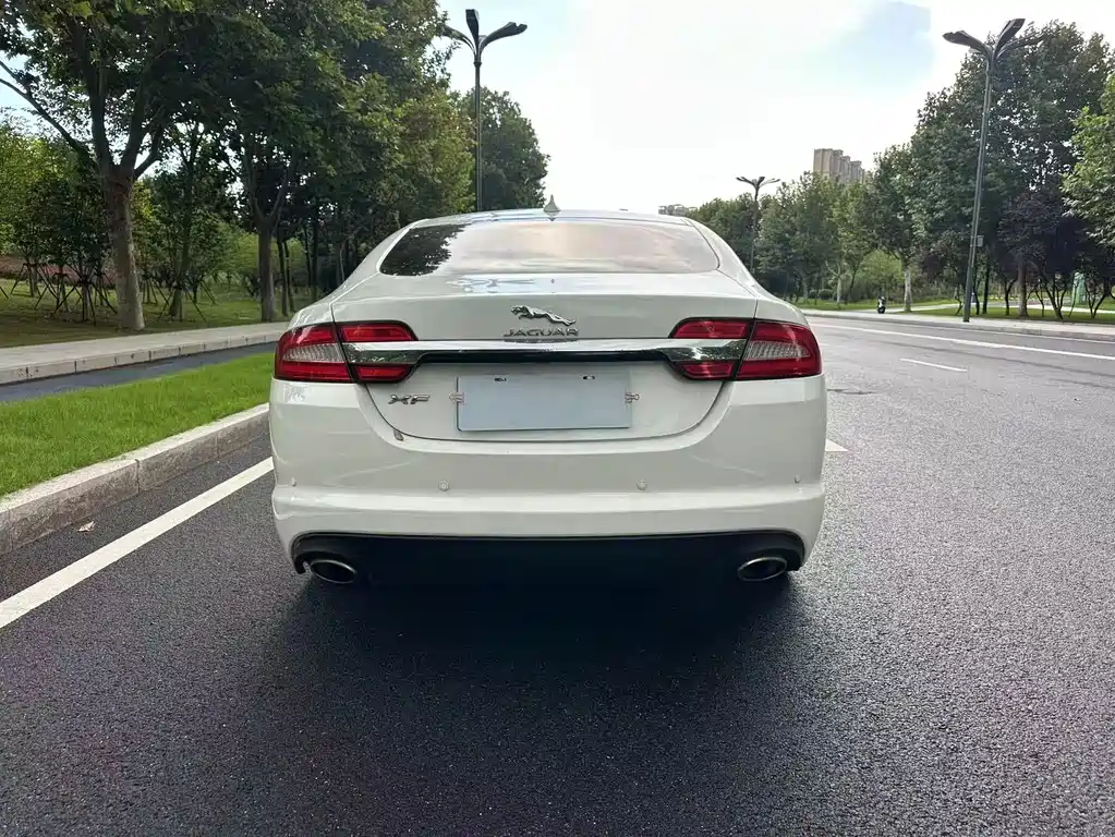 Jaguar XF — миниатюра 5
