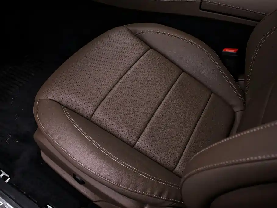 Mercedes-Benz E-Class — миниатюра 16