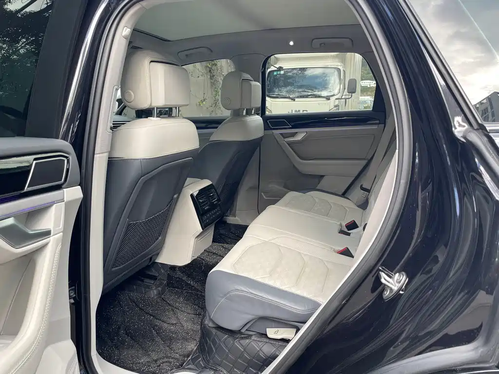 Volkswagen Touareg — миниатюра 9