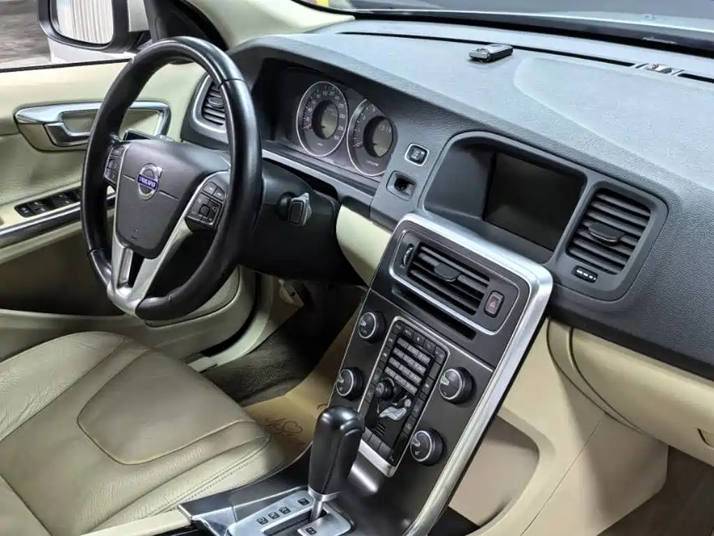Volvo S60 (Import) — миниатюра 11