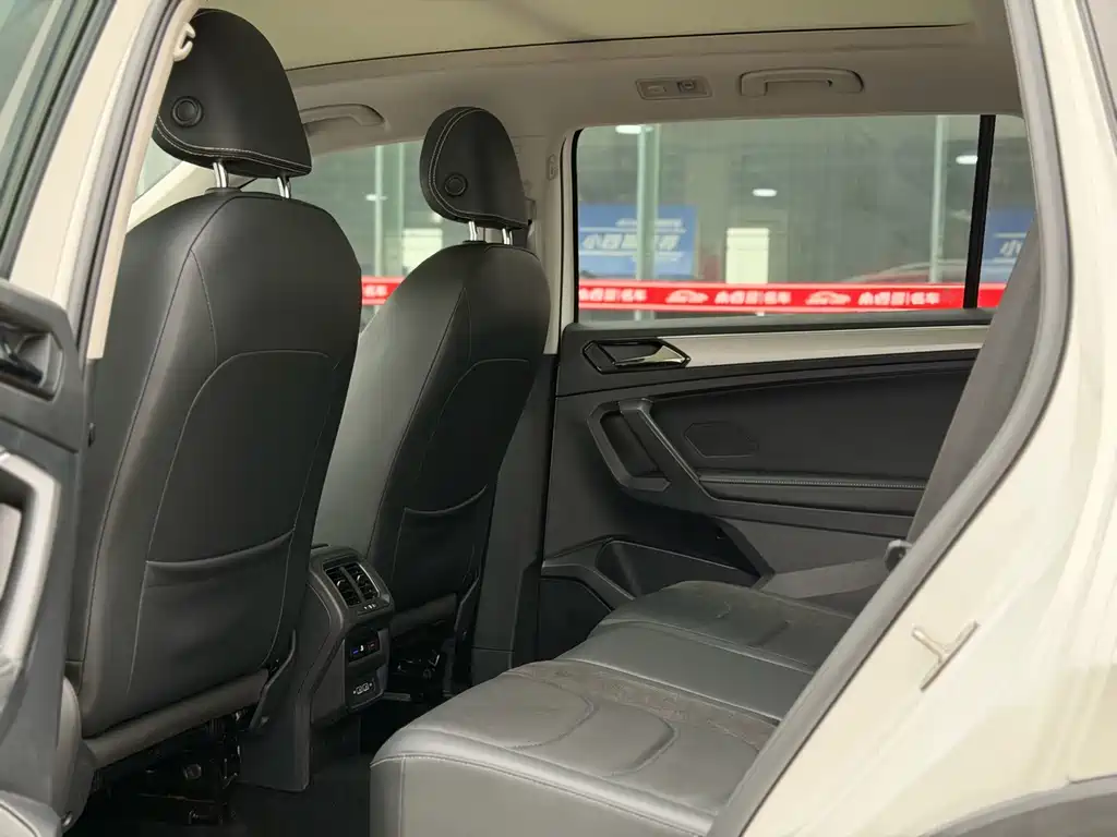 Volkswagen Tiguan L — миниатюра 5