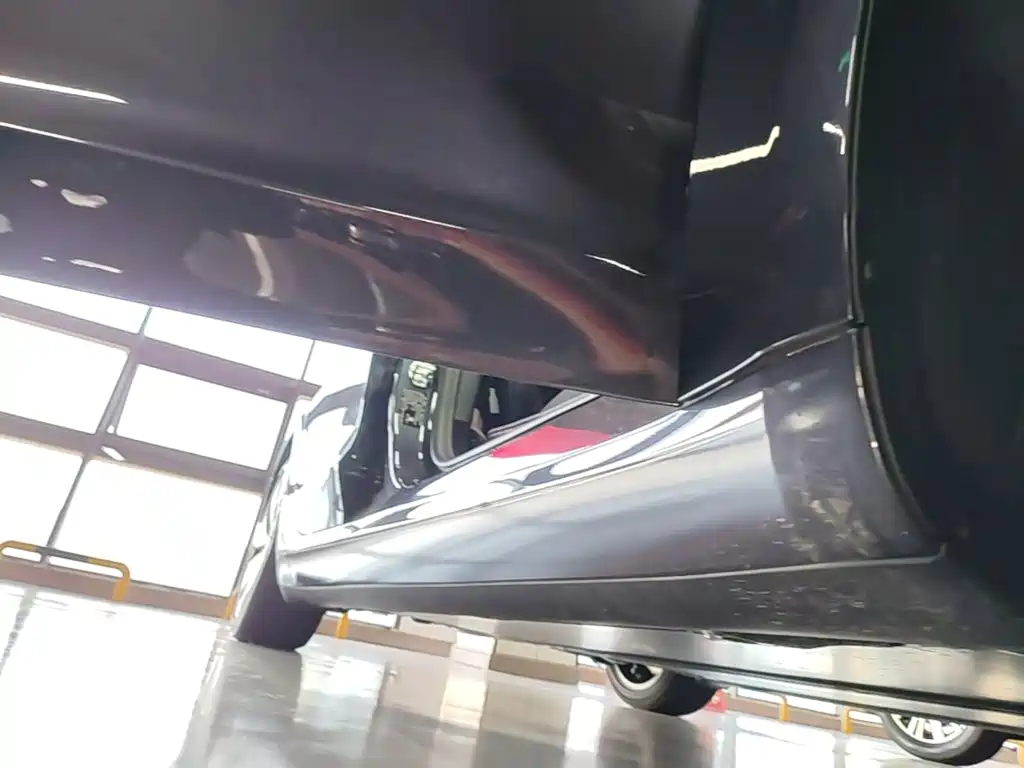 Tesla Model 3 — миниатюра 21