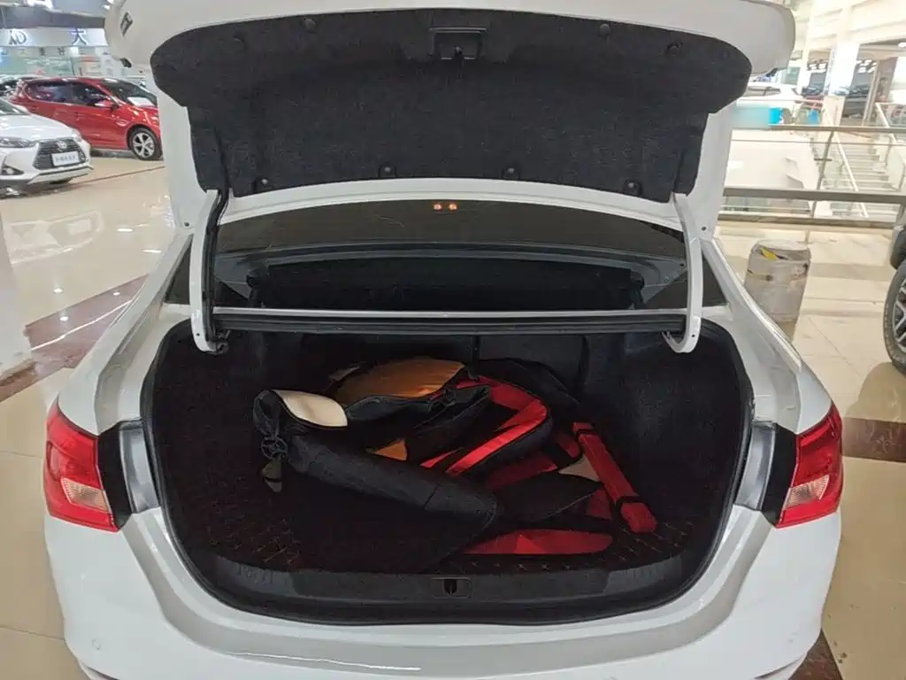 Buick Excelle — миниатюра 19