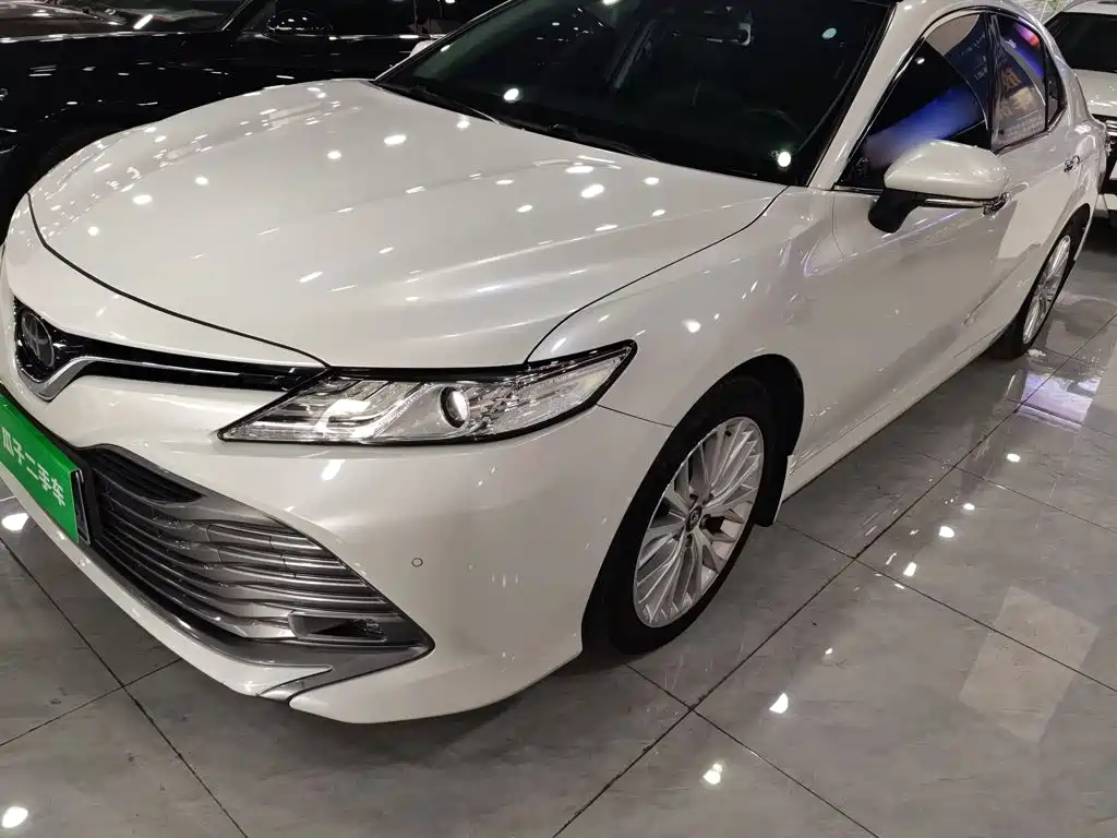Toyota Camry — миниатюра 2