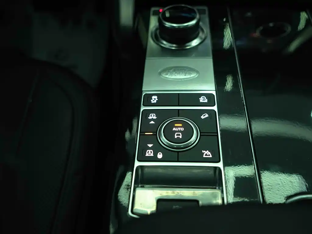 Land Rover Range Rover — миниатюра 12