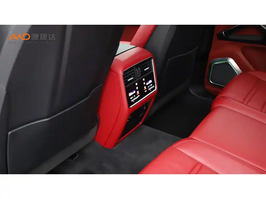 Porsche Cayenne — миниатюра 9