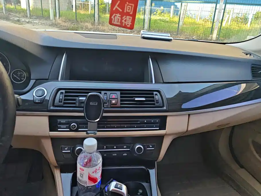 BMW 5 Series — миниатюра 13