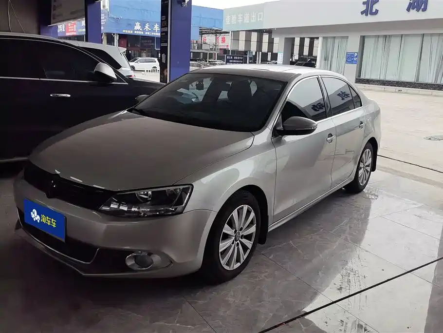 Volkswagen Sagitar 2013