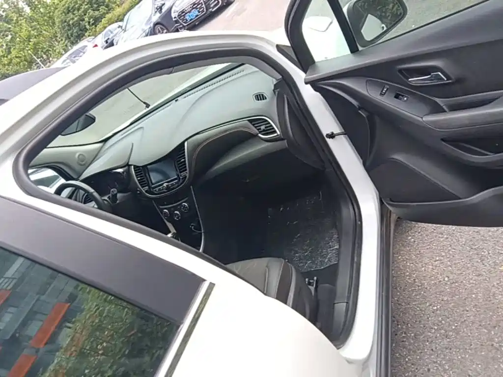 Chevrolet Trax — миниатюра 9