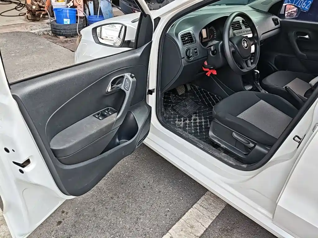 Volkswagen Polo — миниатюра 16
