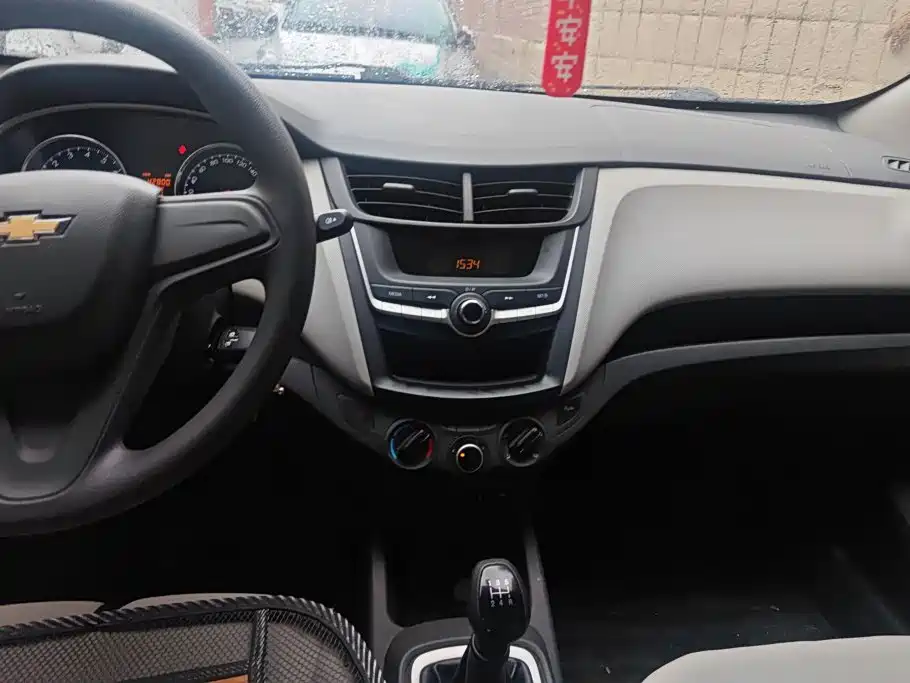 Chevrolet Sail — миниатюра 13