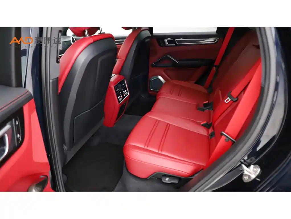 Porsche Cayenne — миниатюра 7