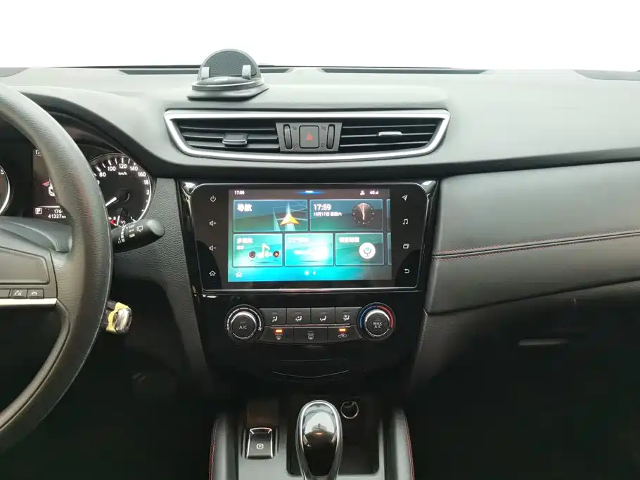 Nissan Qashqai — миниатюра 13