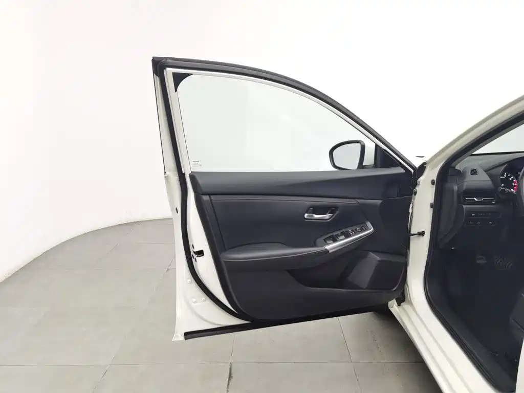Nissan Sylphy — миниатюра 8
