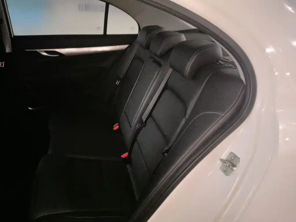 Geely Emgrand — миниатюра 15
