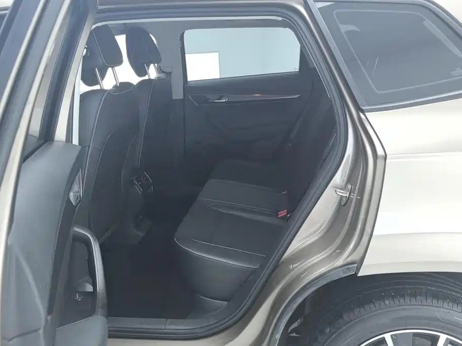 Skoda Karoq — миниатюра 11