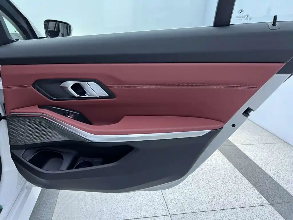 BMW 3 Series — миниатюра 17