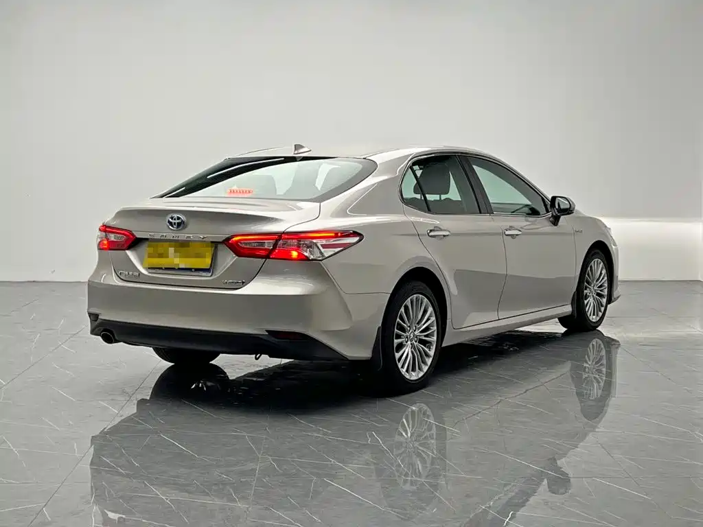 Toyota Camry — миниатюра 6