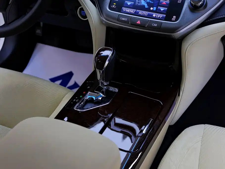 Toyota Crown — миниатюра 22