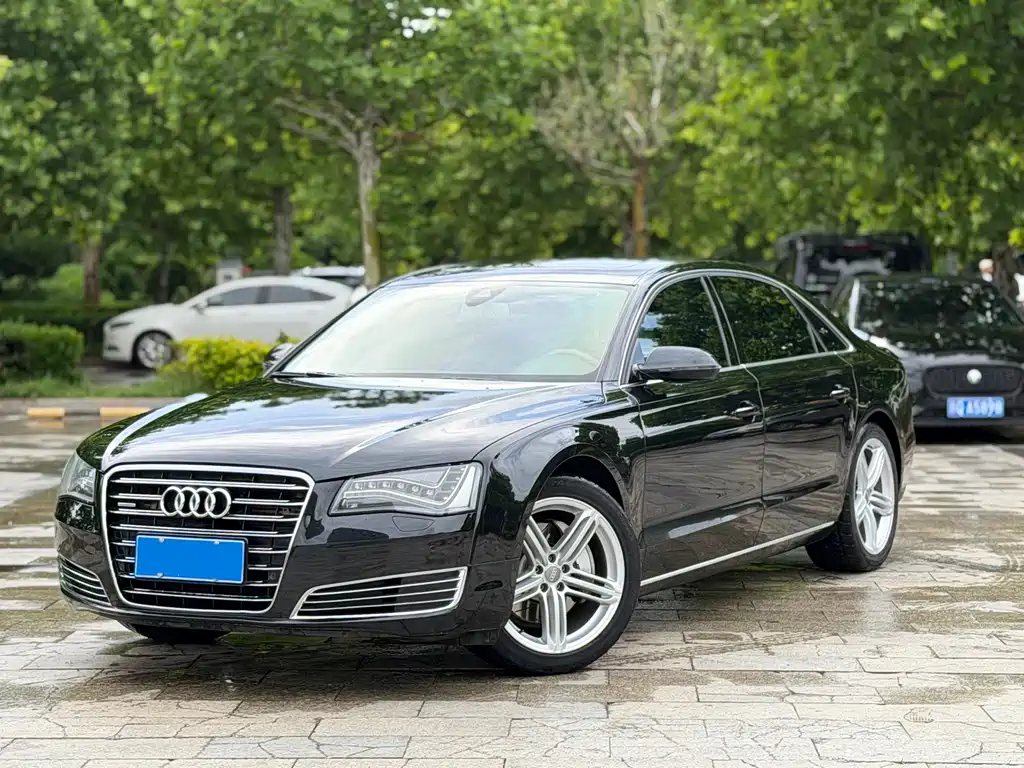 Купить Audi A8