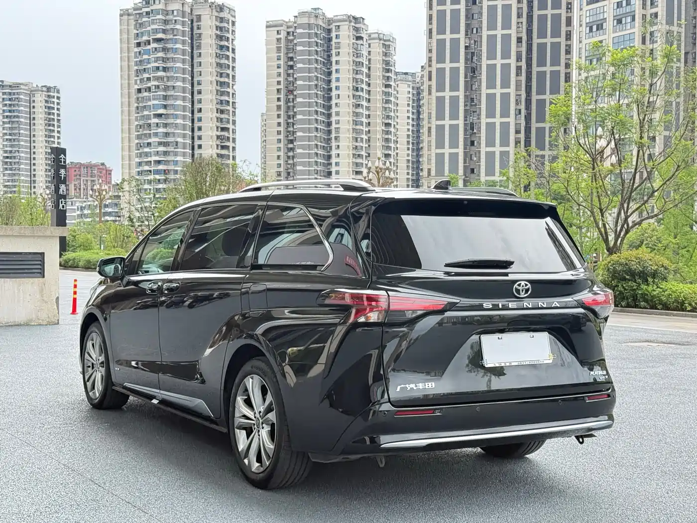 Toyota Sienna 2024 Черный из Китая, фото 2