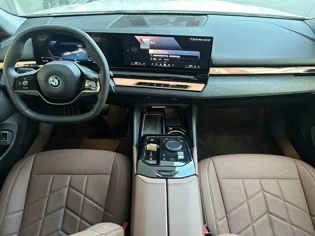 BMW i5 — миниатюра 5
