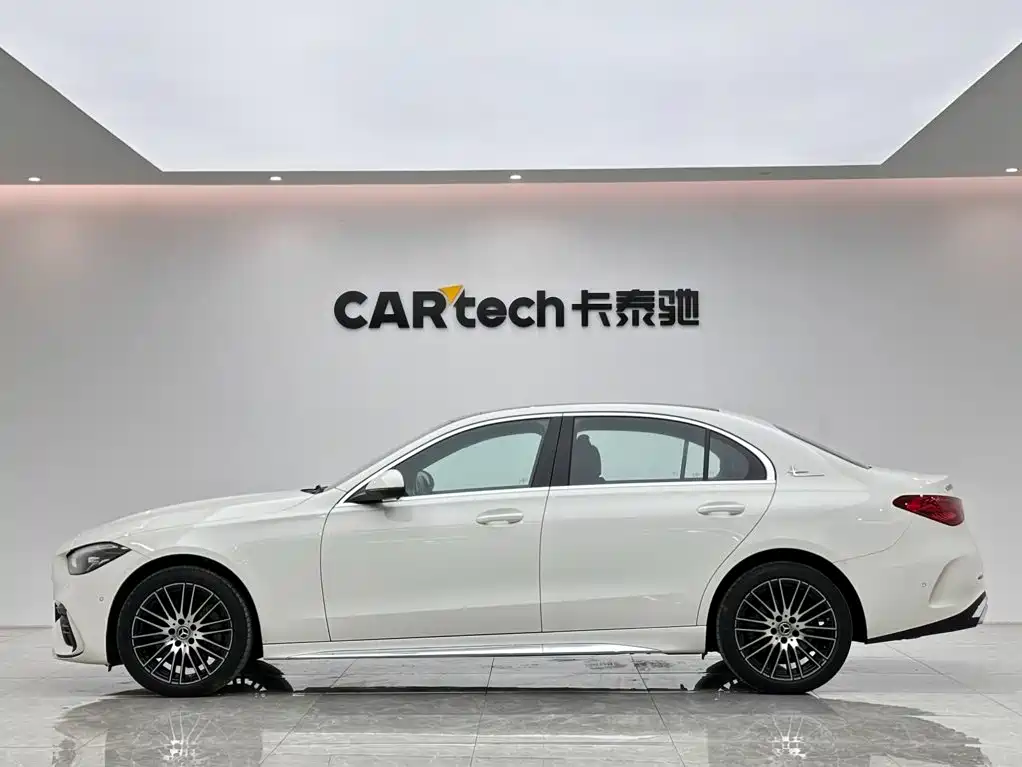 Mercedes-Benz C-Class — миниатюра 2