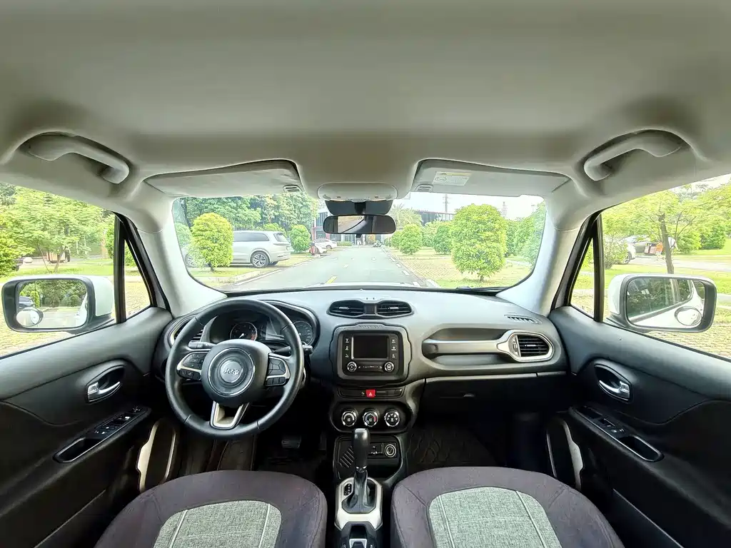 Jeep Renegade — миниатюра 21