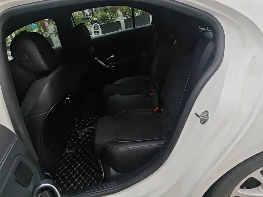 Mercedes-Benz A-Class — миниатюра 18