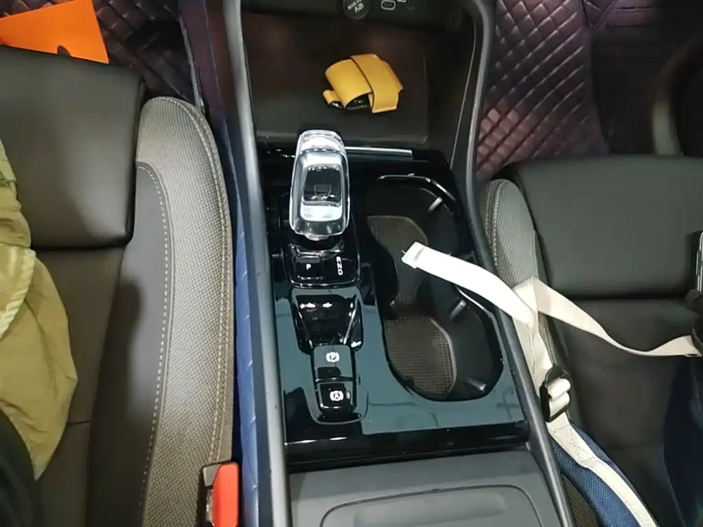 Volvo XC40 — миниатюра 14