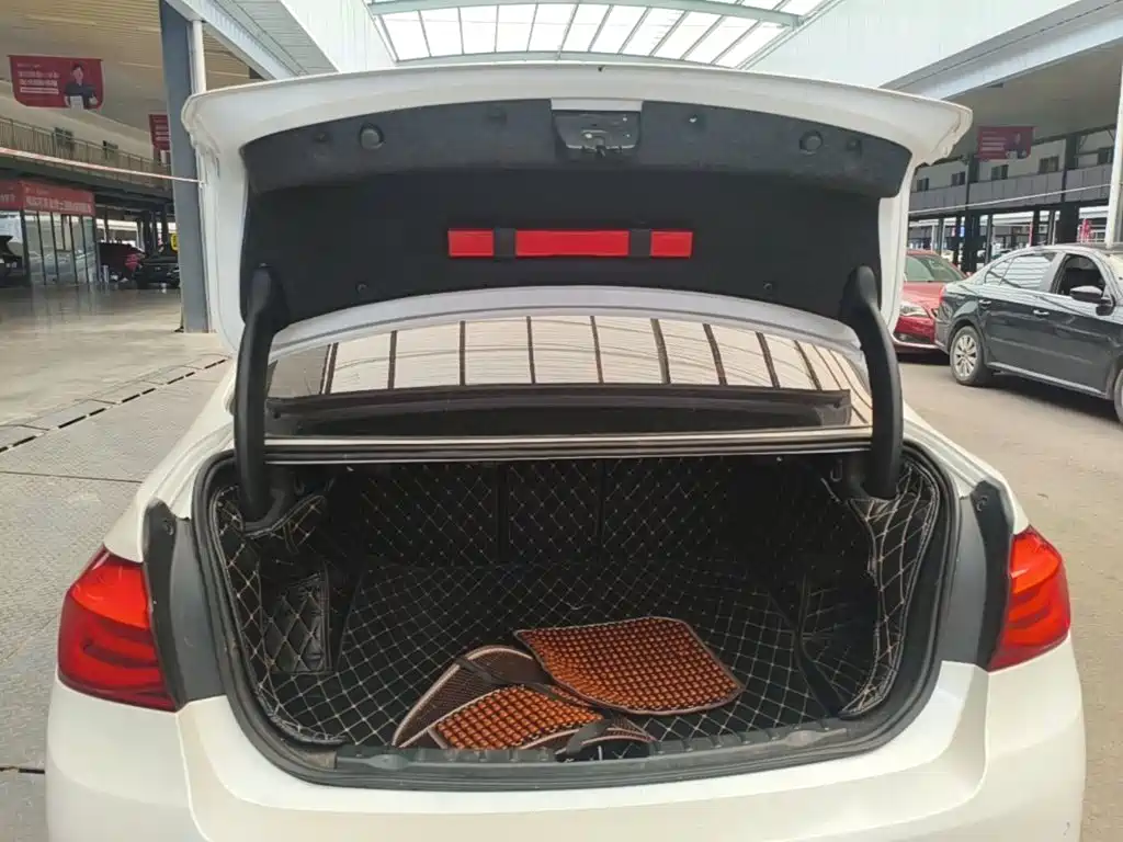 BMW 3 Series — миниатюра 19