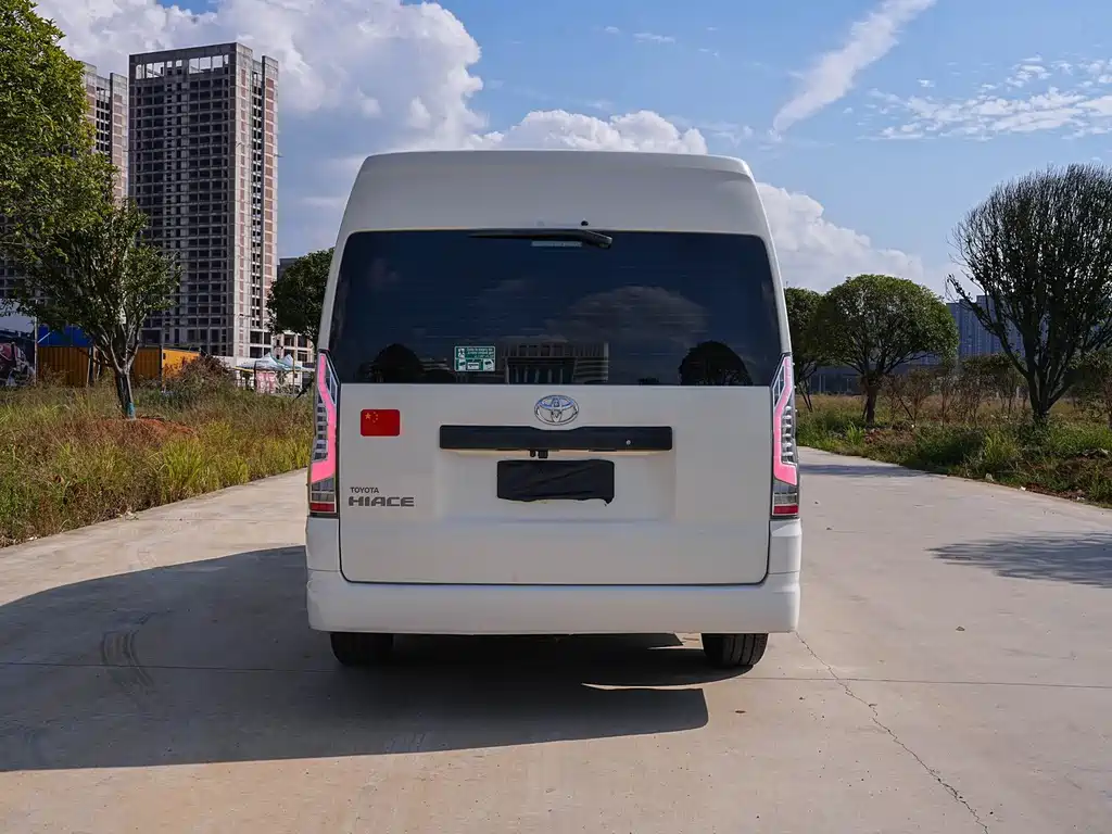 Toyota Hiace — миниатюра 9