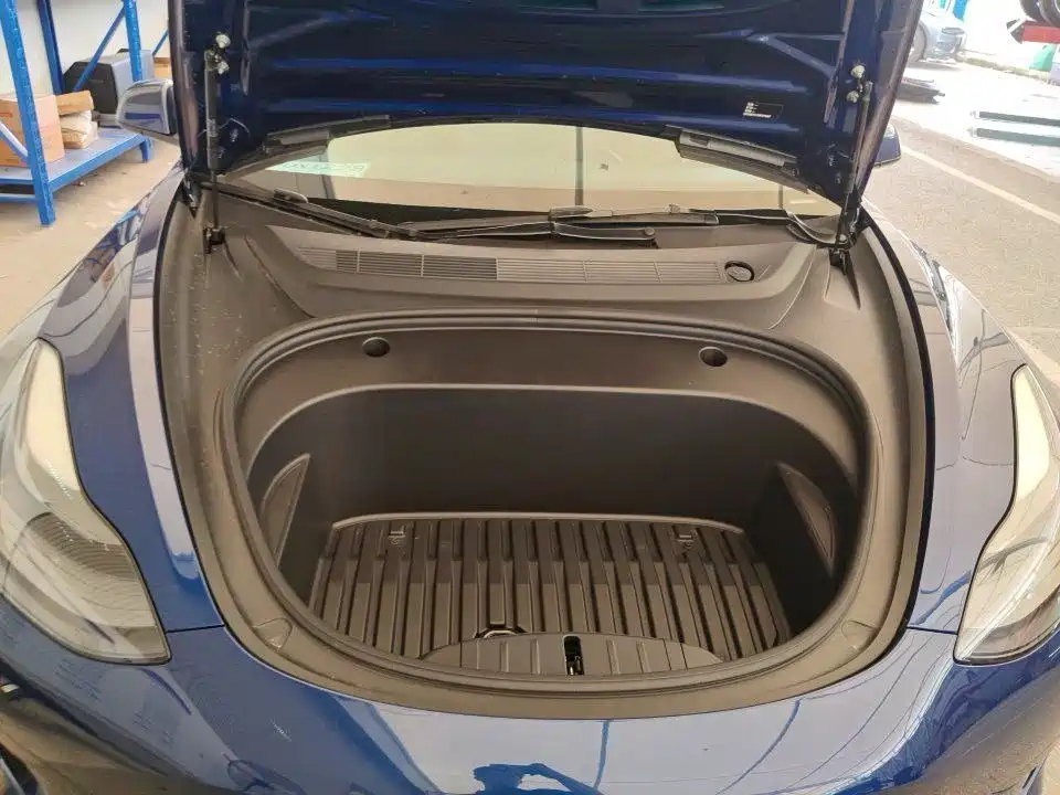 Tesla Model 3 — миниатюра 8
