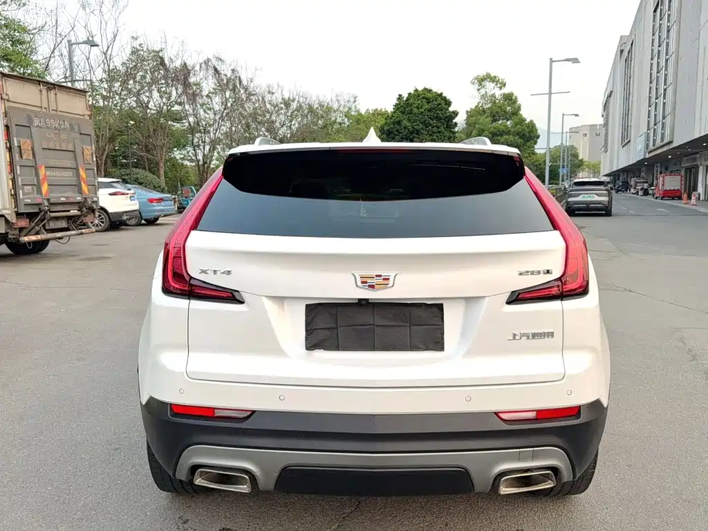 Cadillac XT4 — миниатюра 8
