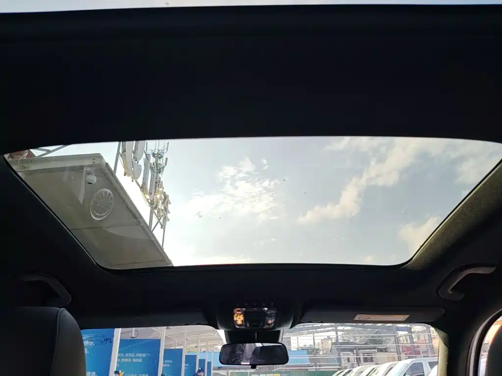 Mercedes-Benz EQB — миниатюра 18